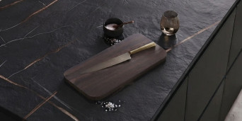 NATURALI / Sahara Noir Extra bookmatch